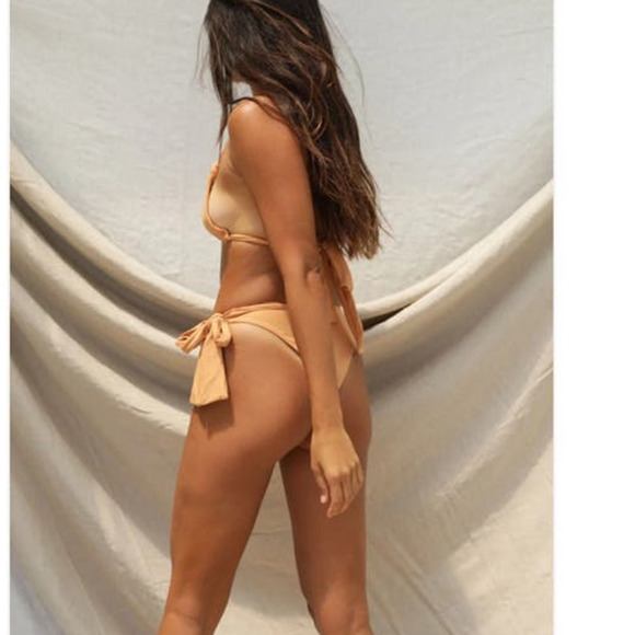 NWT Stone Fox Swim Isobel Minimalist Bikini Top Adjustable Sandstone size Small - Picture 10 of 16